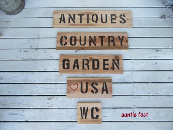 画像1: カントリーシダーサインボード・文字Lサイズ【ANTIQUES】Cedar signboard (無塗装仕上)【7種類からお選び下さい】*受注生産品
